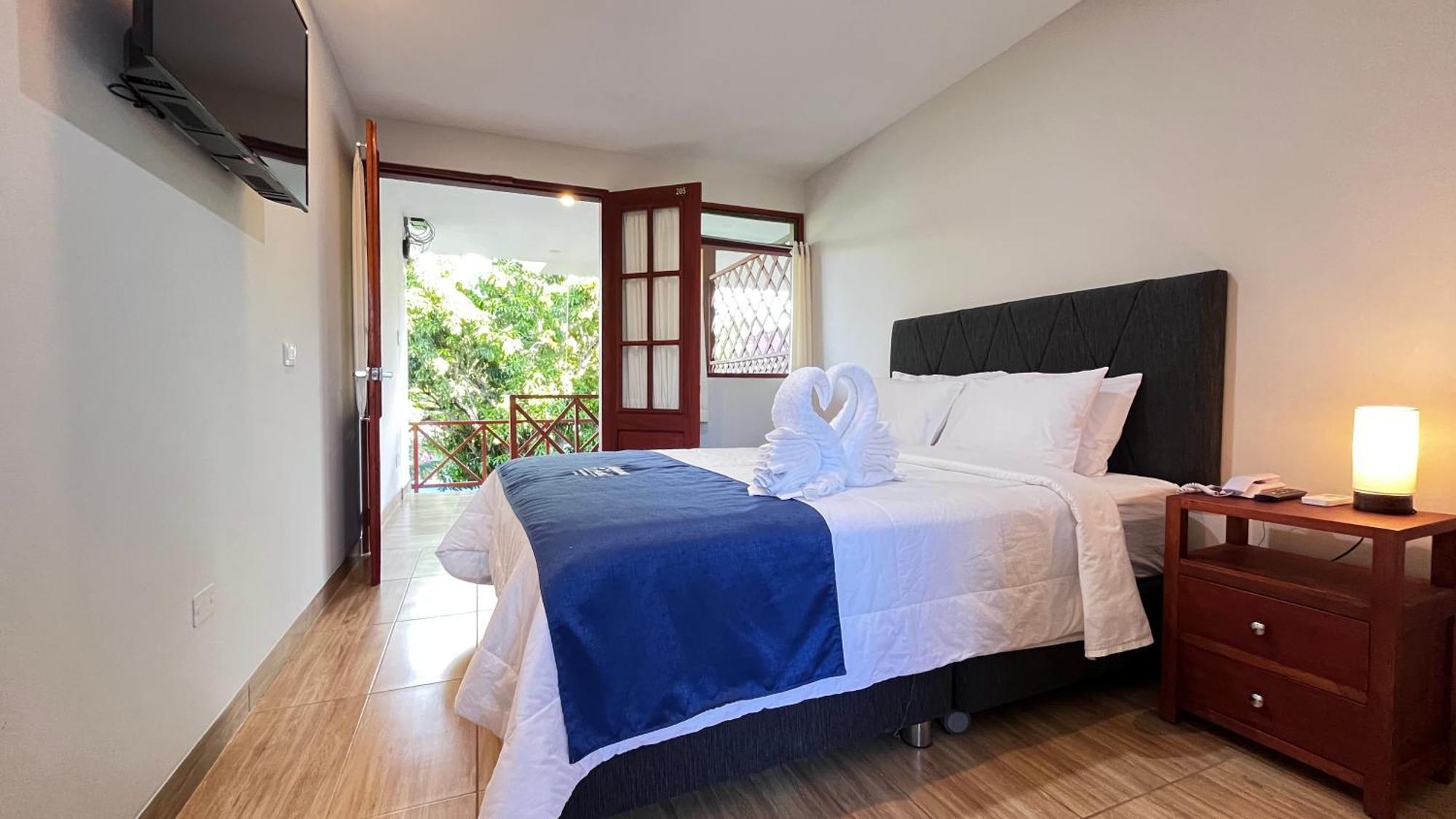 Laguna Azul Hotel & Suites Sauce Exterior photo