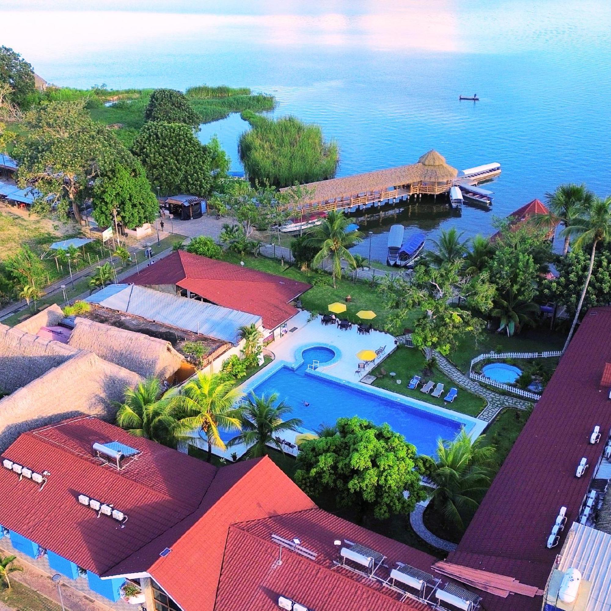 Laguna Azul Hotel & Suites Sauce Exterior photo